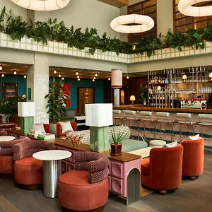 The Hoxton, Отель