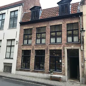 Apartment Dijver - Serene Escape In The Heart Of Historic Brügge